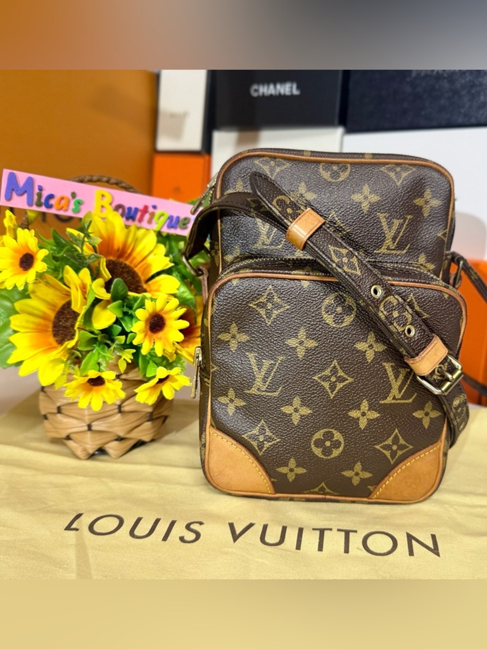 Auth LOUIS VUITTON Amazon Crossbody Shoulder Bag Monogram Leather Unisex Bag
